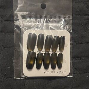 Handmade Black and Gold Cat Eye False Nails